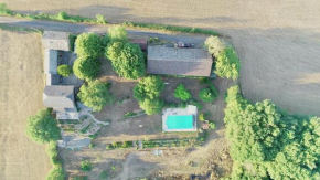 Gîte 'à la campagne' met gedeeld zwembad.